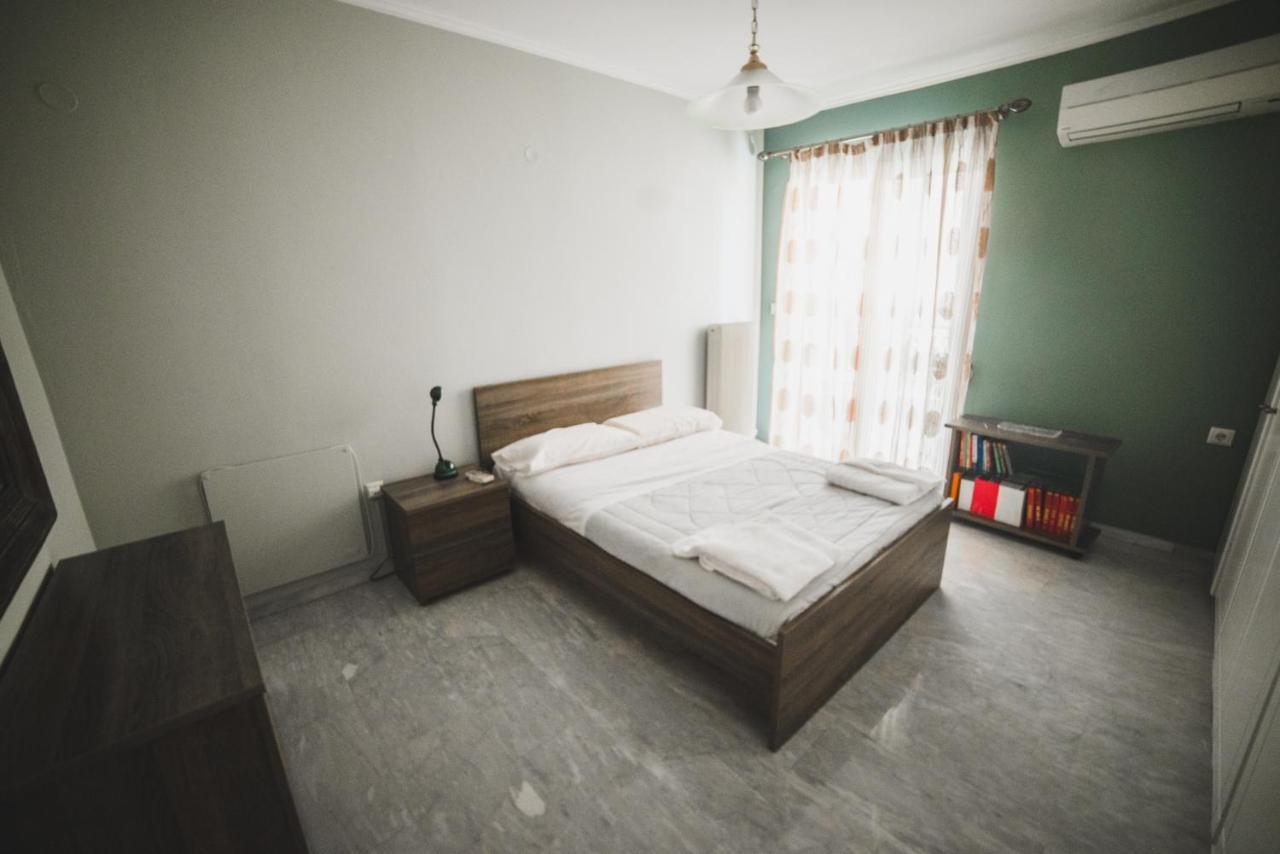 Apartment On Nikaias 5C パトラ エクステリア 写真