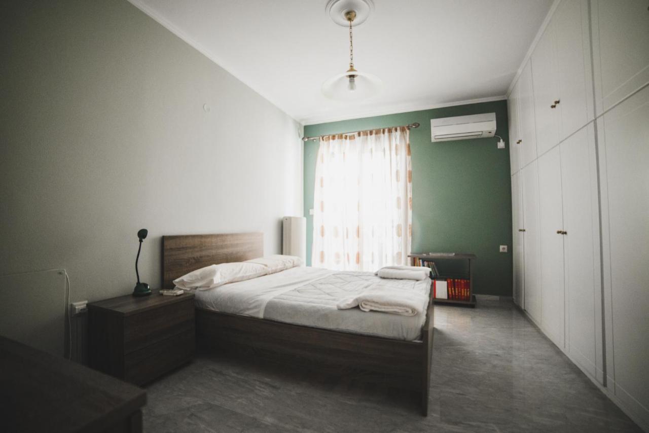Apartment On Nikaias 5C パトラ エクステリア 写真