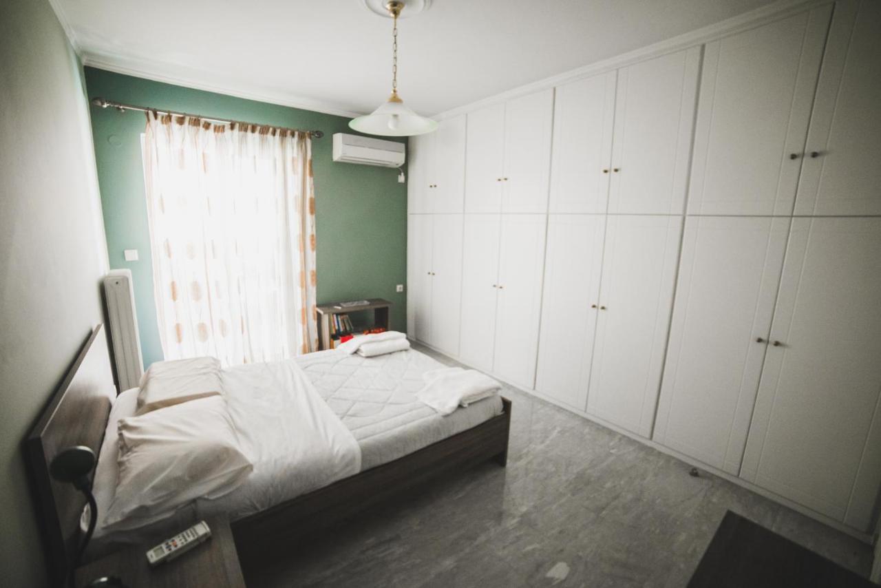 Apartment On Nikaias 5C パトラ エクステリア 写真