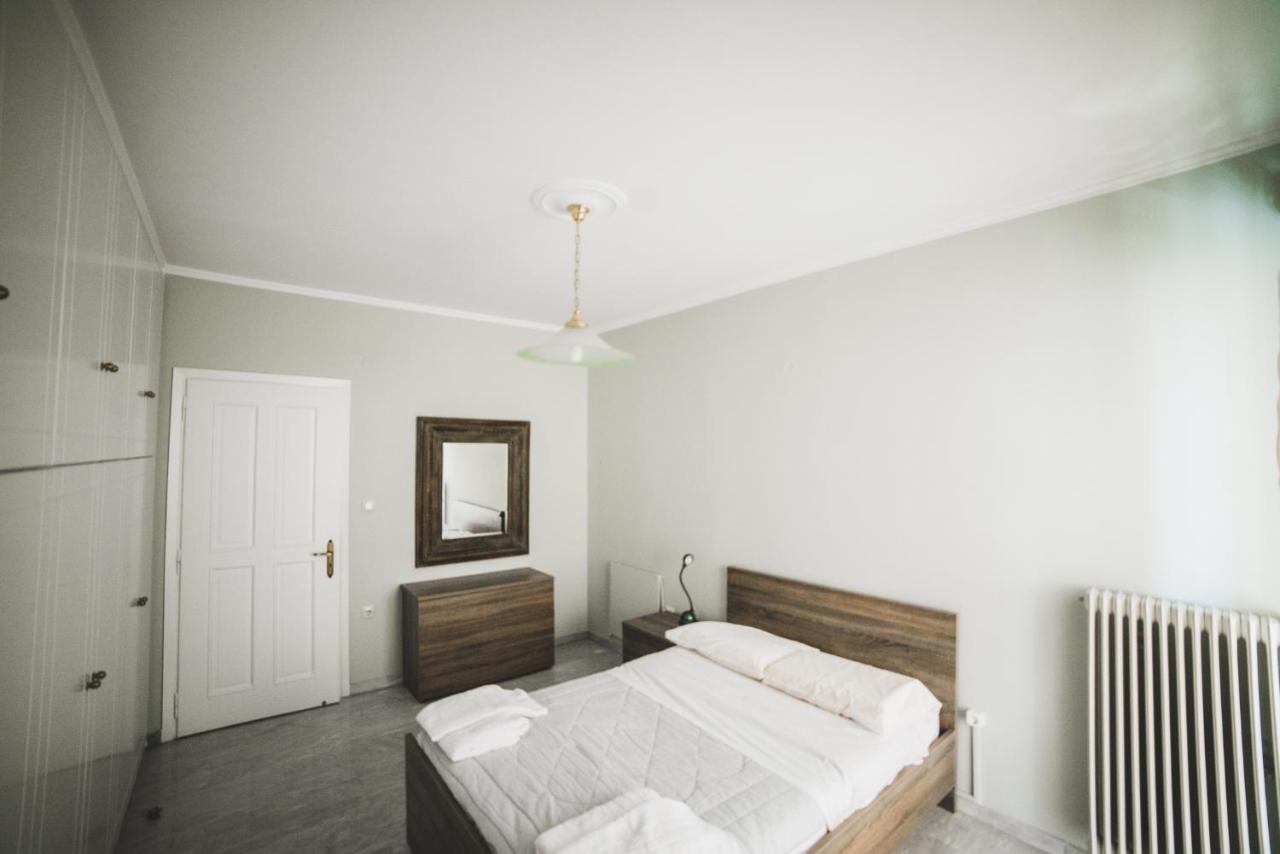 Apartment On Nikaias 5C パトラ エクステリア 写真