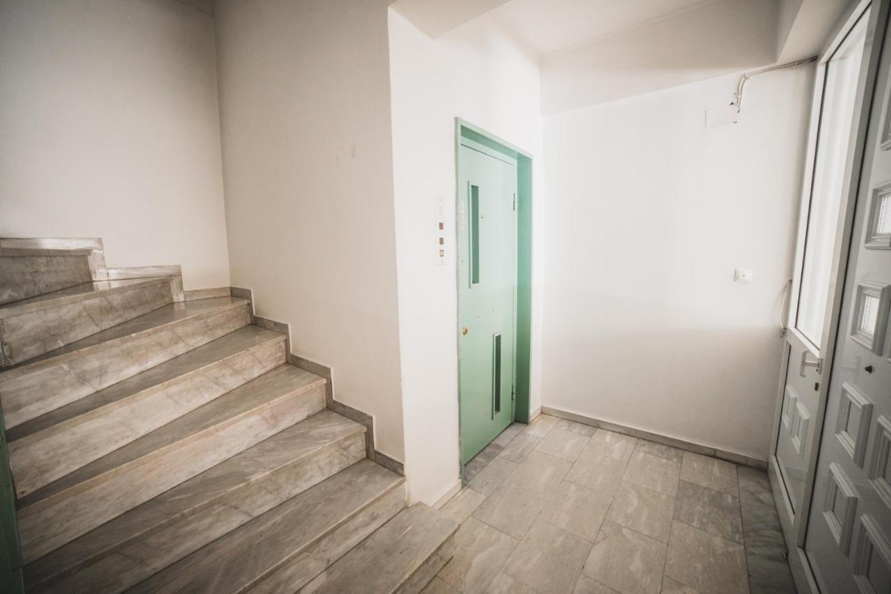 Apartment On Nikaias 5C パトラ エクステリア 写真